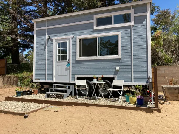 Tiny Pacific Houses view 3